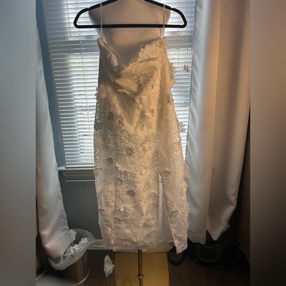 Lulu’s 3D floral dress. Size X- large - Picture 3 of 3